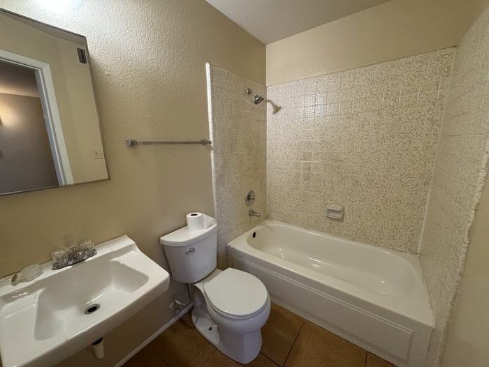7128 W Highland Ave - Photo 6 of 9