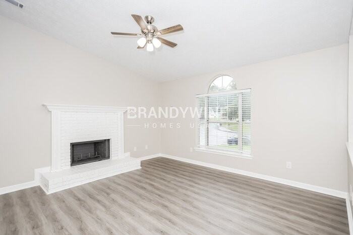 6445 Emerald Pointe Cir - Photo 4 of 19