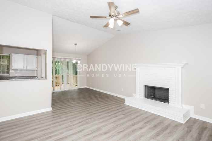 6445 Emerald Pointe Cir - Photo 5 of 19