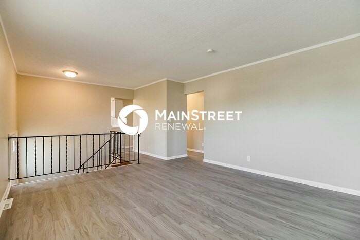 3193 Elmreeb Dr - Photo 2 of 17
