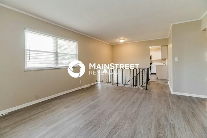 3193 Elmreeb Dr - Photo 3 of 17