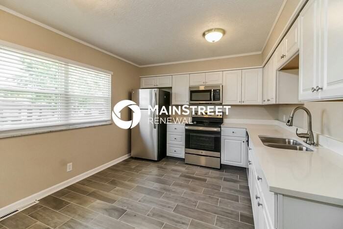3193 Elmreeb Dr - Photo 4 of 17