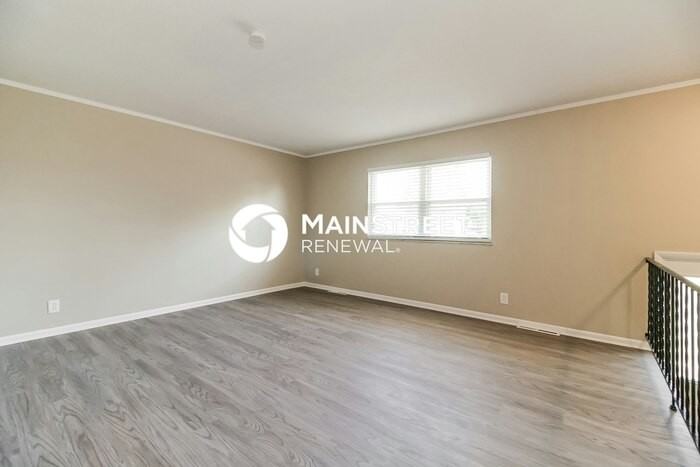 3193 Elmreeb Dr - Photo 6 of 17
