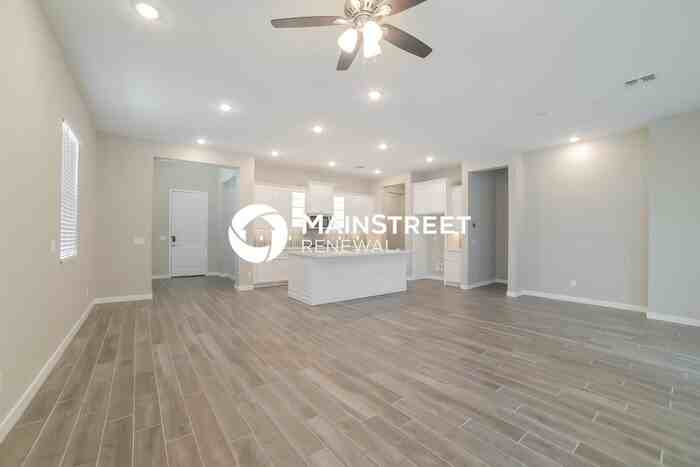 14033 West Desert Flower Drive - Photo 4 of 16