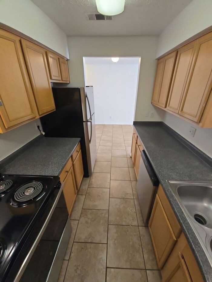 1318 Marlton St #A - Photo 7 of 13