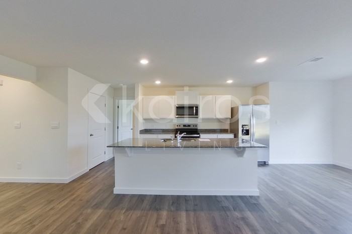 3918 3918 Billie Lane Northeast - Photo 6 of 27