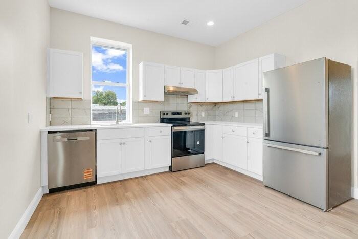 18 N Main St #B - Photo 2 of 15