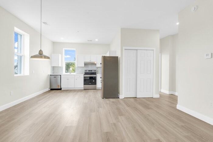 18 N Main St #B - Photo 4 of 15