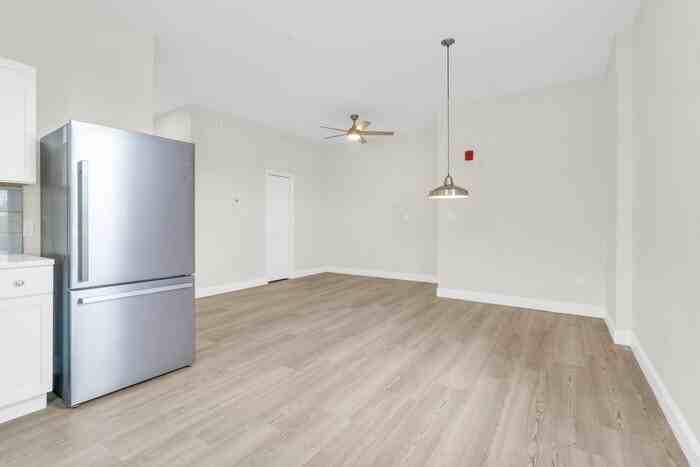 18 N Main St #B - Photo 6 of 15