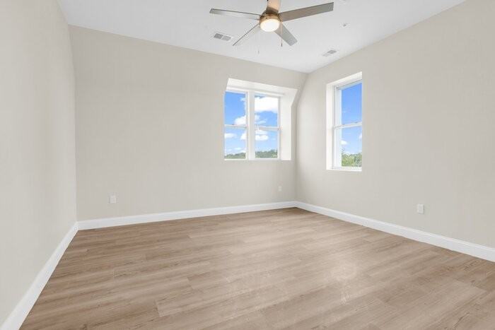 18 N Main St #B - Photo 7 of 15