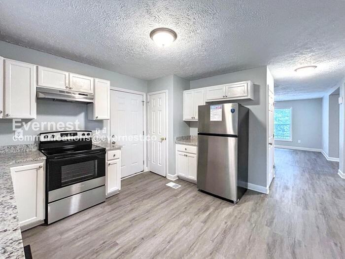 1444 Rome Dr Nw - Photo 3 of 21