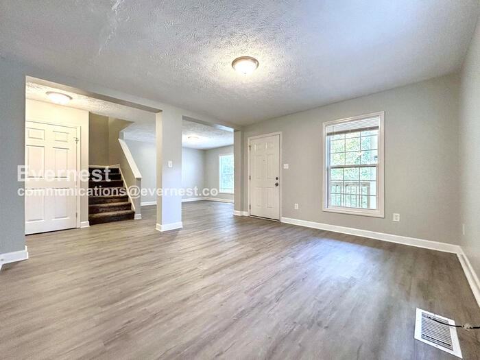 1444 Rome Dr Nw - Photo 5 of 21