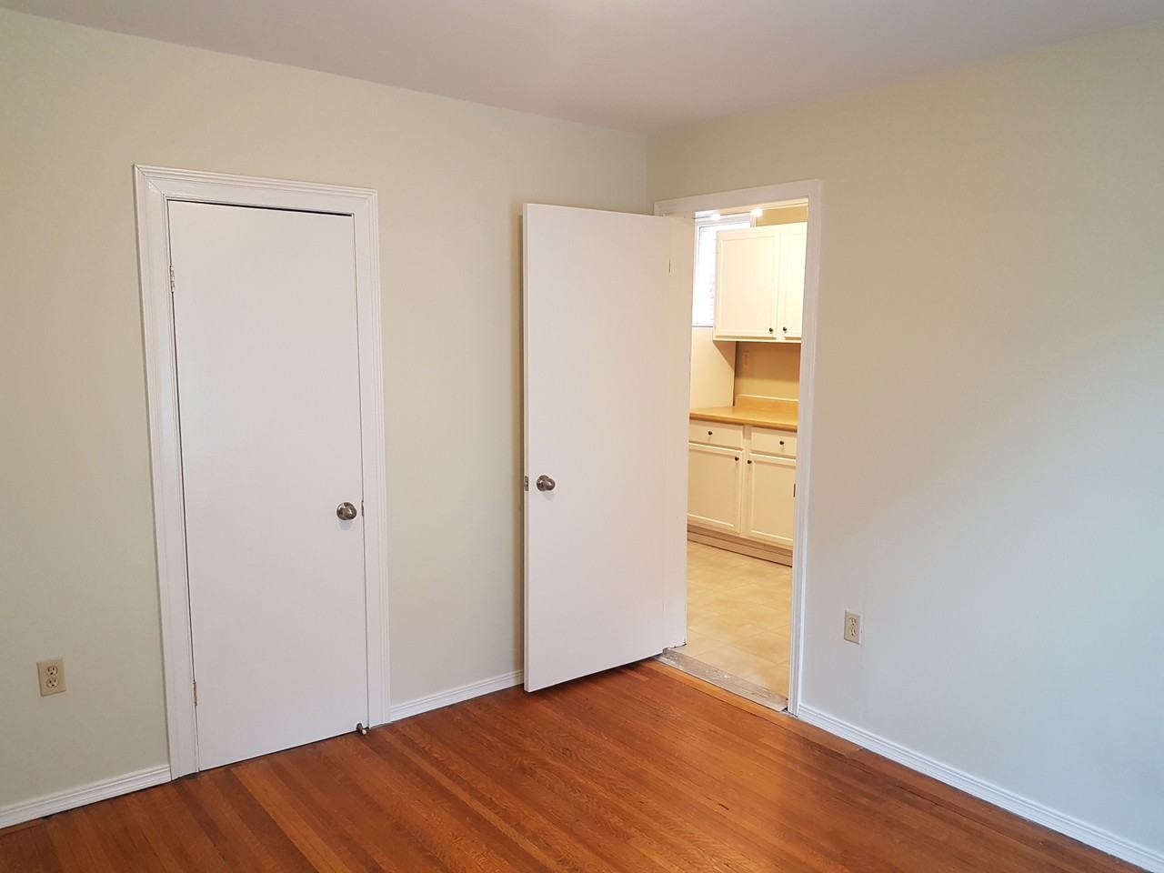 668 Queens Avenue - Photo 3 of 9