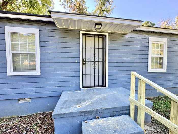 1761 Winston Dr - Photo 3 of 21