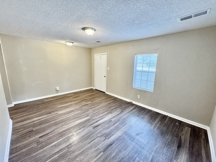 1761 Winston Dr - Photo 4 of 21