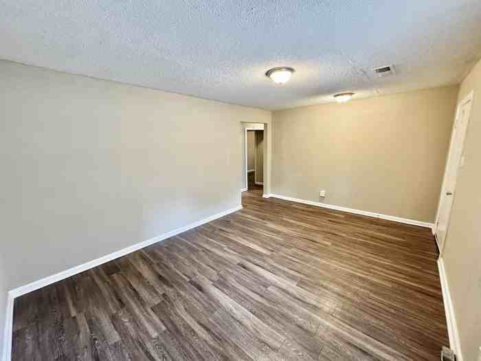 1761 Winston Dr - Photo 5 of 21