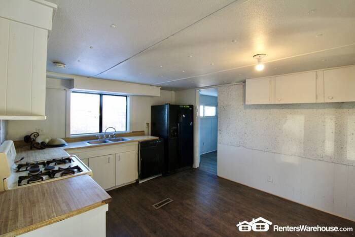 150 N Zerex St #11 - Photo 6 of 20