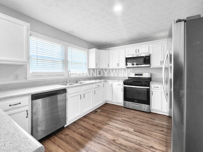 4902 Fielding Way - Photo 6 of 20