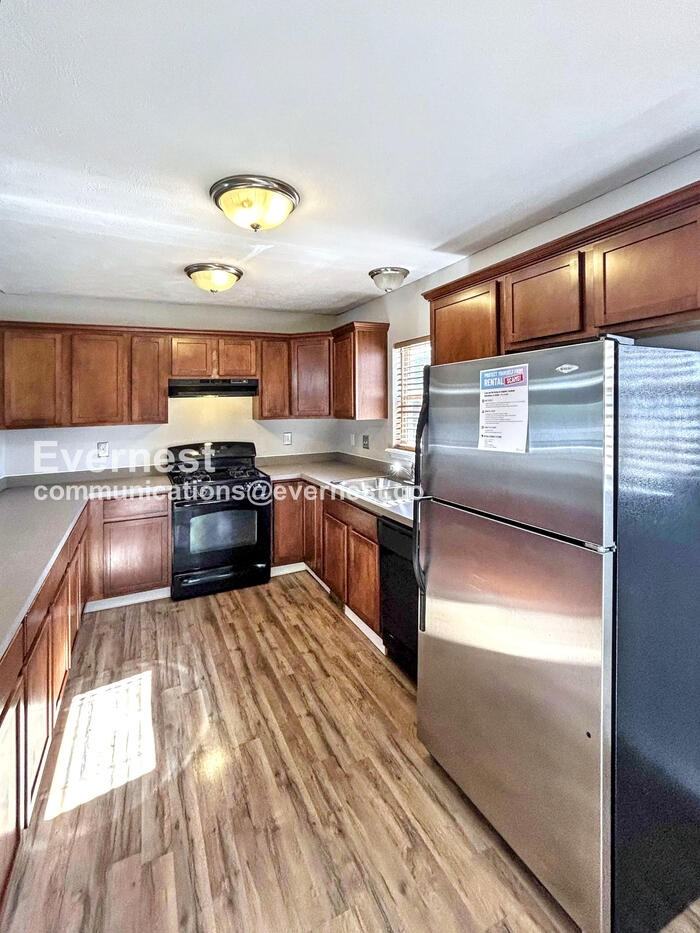 4072 Cedar Ave - Photo 2 of 20