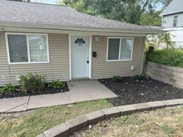 featured image of 1020 Oneida Ave #1