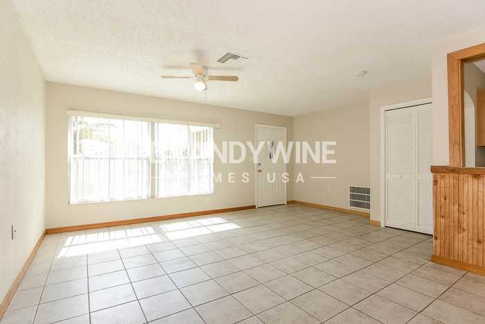 9923 Woodridge Ct - Photo 4 of 20