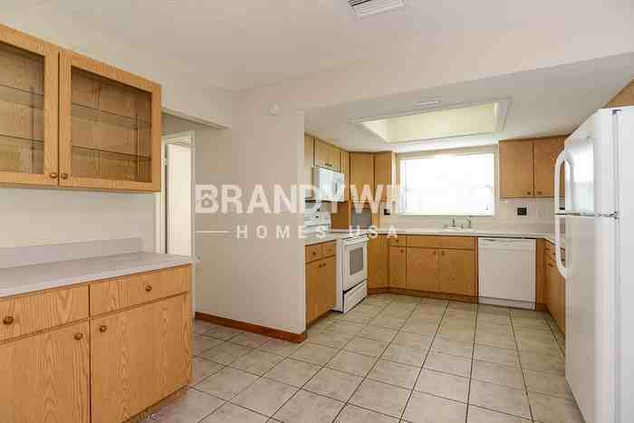 9923 Woodridge Ct - Photo 7 of 20