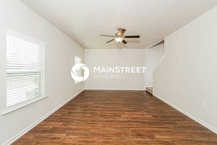 1064 Pilgrim Ln - Photo 5 of 19