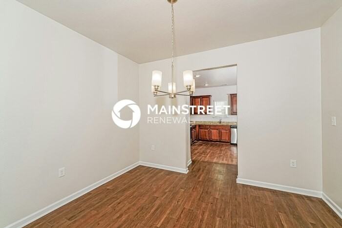 1064 Pilgrim Ln - Photo 7 of 19