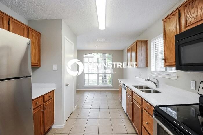 1113 Glen Creek Dr - Photo 7 of 16