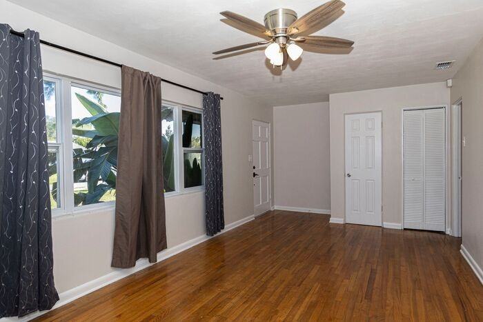 776 Carew Ave - Photo 3 of 20