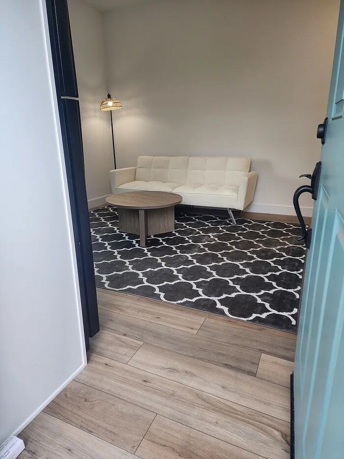 10742 Reeve Ct - Photo 5 of 13