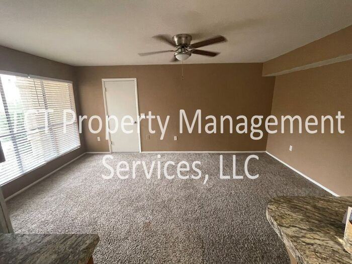 1224 W Manor St - Photo 7 of 17