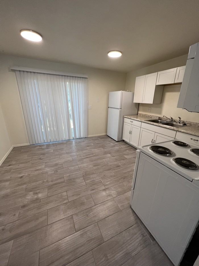 3731 E Hampton St - Photo 3 of 11