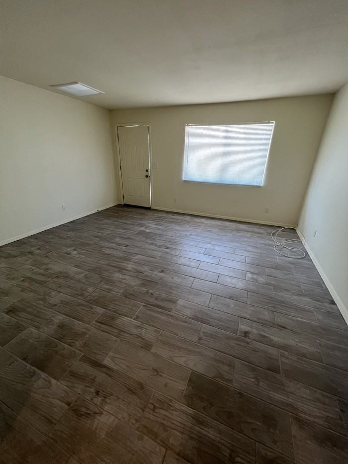 3731 E Hampton St - Photo 4 of 11