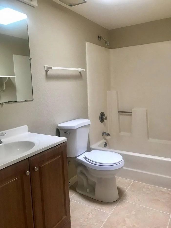 4144 E Lee St - Photo 4 of 8