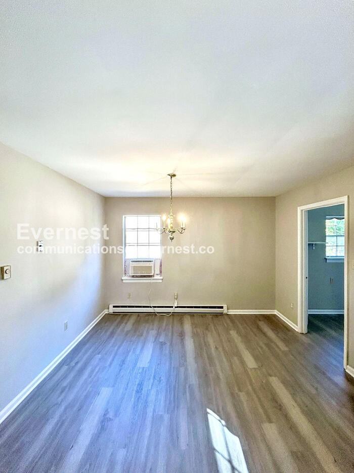 4609 Hillbrook Ave - Photo 3 of 22