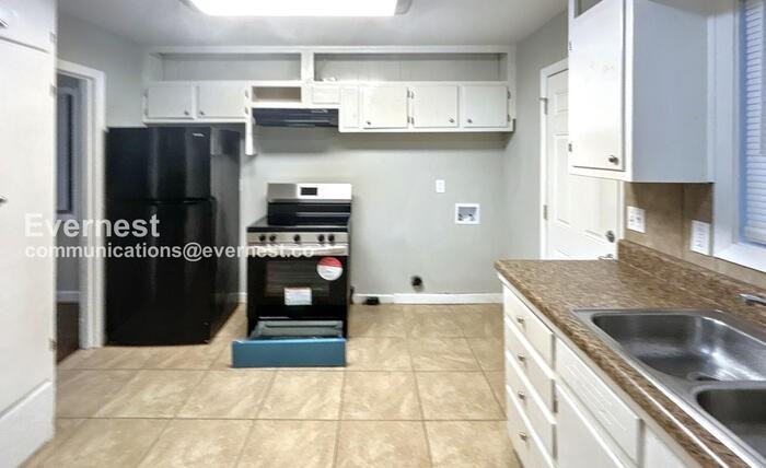 244 East Haven Drive - Photo 3 of 18