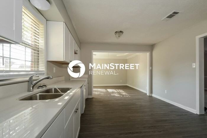 4555 Port Royal Cove - Photo 5 of 17