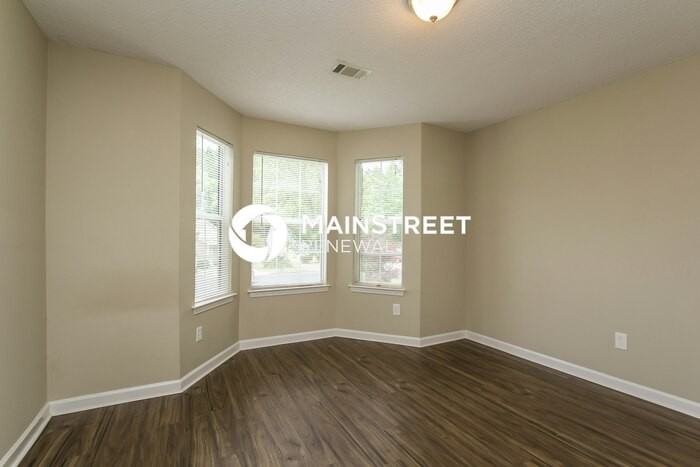 1476 Cain Ct N - Photo 4 of 14