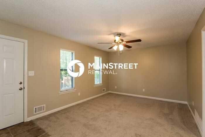 290 Paulding Boulevard - Photo 2 of 14