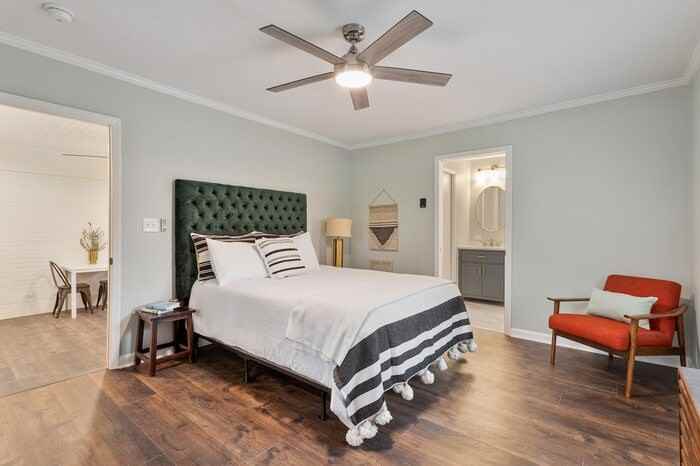 2700 University Drive #A - Photo 5 of 8