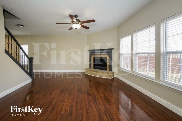 9486 W Lantern Ln - Photo 3 of 14