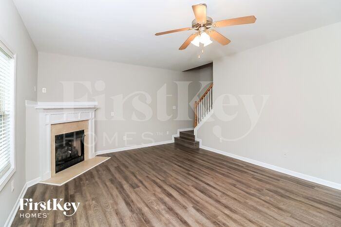 427 Belmont Way - Photo 2 of 15