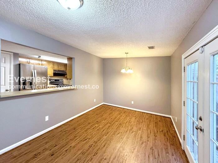 2225 Cheshire Dr - Photo 4 of 21