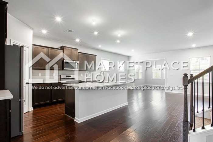 1663 Branch Creek Dr - Photo 3 of 43