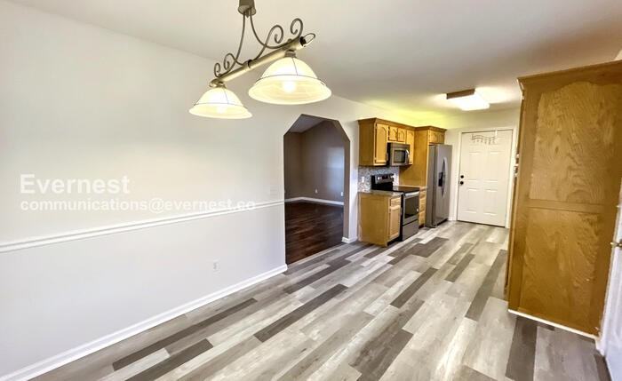 55 Lost Creek Dr - Photo 3 of 20