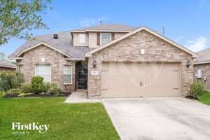 featured image of 2027 Golden Topaz Dr