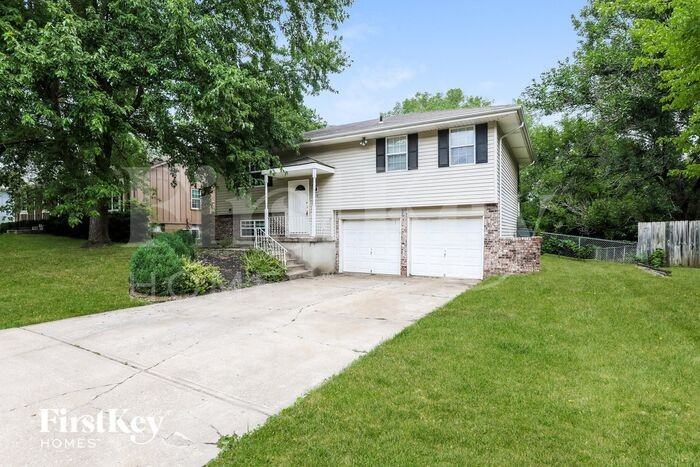 7504 East 132nd Terrace - Photo 2 of 15