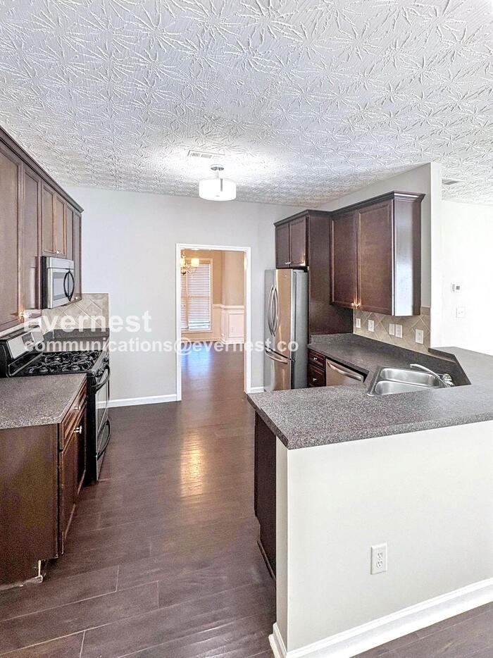 2132 Grant Avenue - Photo 3 of 27