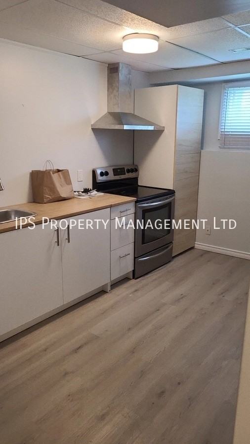 98 Maple Dr - Photo 2 of 11